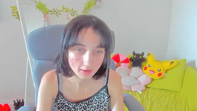 Snapshot of Marri-Stella chatting on November 12, 9:21 am Marri-Stella online show from November 12, 9:21 am