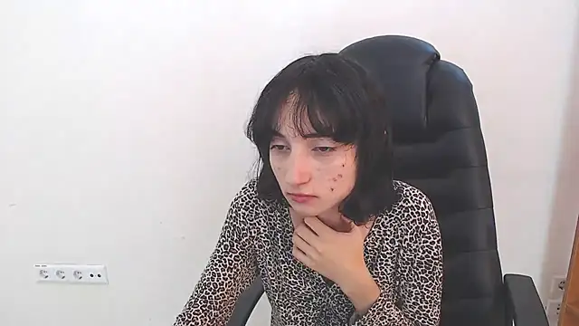 Snapshot of Marri-Stella chatting on November 15, 9:28 am Marri-Stella online show from November 15, 9:28 am