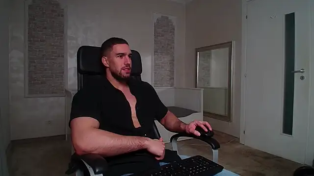 IvanHydee online show from December 3, 5:48 am