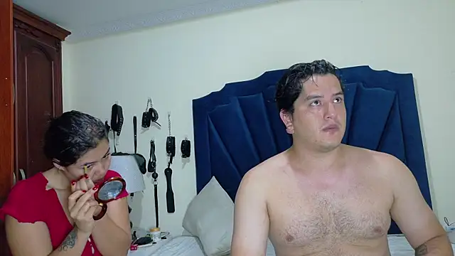 RoxyandAron2 online show from April 25, 11:57 am