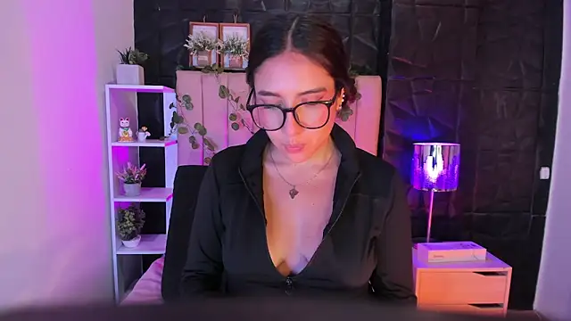 Snapshot of Bonnali_lune chatting on October 31, 2:40 pm Bonnali lune online show from October 31, 2:40 pm