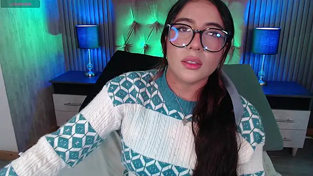 Snapshot of Bonnali_lune chatting on December 4, 10:29 pm Bonnali lune online show from December 4, 10:29 pm