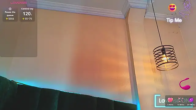 Snapshot of Sheilly_brown chatting on June 11, 12:32 am Sheilly brown online show from June 11, 12:32 am