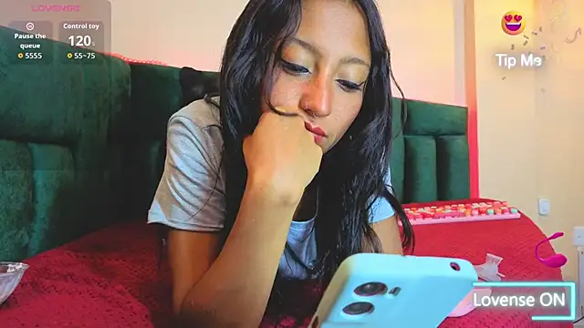 Snapshot of Sheilly_brown chatting on June 15, 8:33 pm Sheilly brown online show from June 15, 8:33 pm