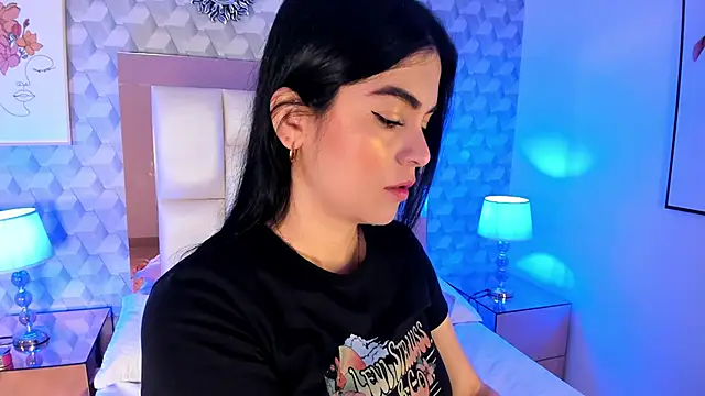 Sasha  sims   online show from October 24, 11:39 am