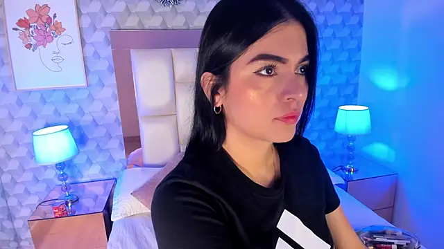 Sasha  sims   online show from October 25, 11:40 am