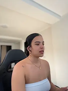 JuanitaMore01 online show from March 15, 8:37 pm