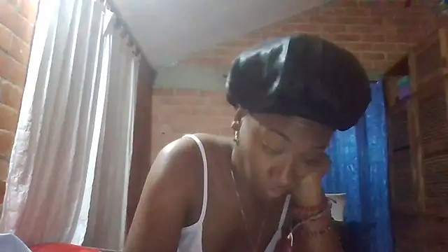 DarkHoneyy online show from February 17, 3:47 am