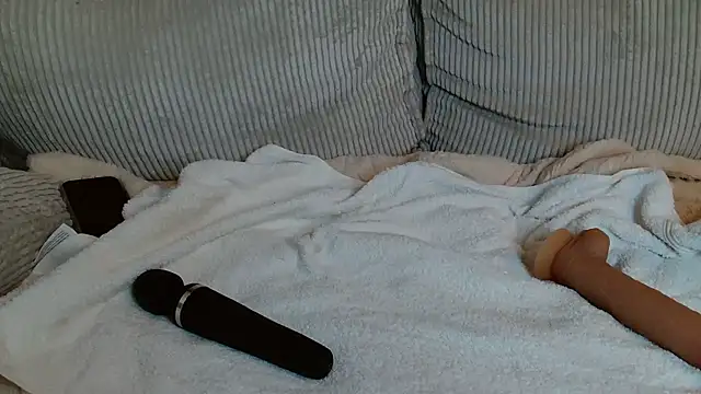 liloush   online show from October 22, 10:09 pm