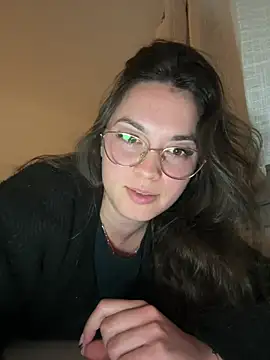Snapshot of liloush__ chatting on May 13, 9:00 pm liloush online show from May 13, 9:00 pm