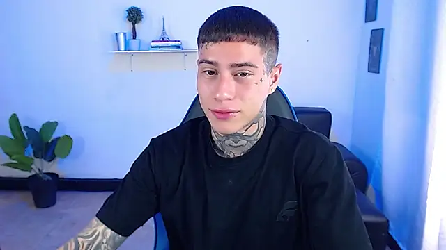 Snapshot of setthomas chatting on September 22, 2:41 pm setthomas online show from September 22, 2:41 pm