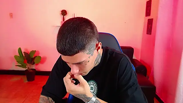 Snapshot of setthomas chatting on September 26, 2:21 pm setthomas online show from September 26, 2:21 pm