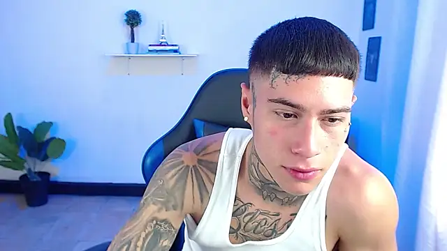 Snapshot of setthomas chatting on October 15, 3:34 pm setthomas online show from October 15, 3:34 pm