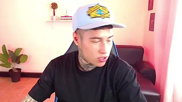 Snapshot of setthomas chatting on October 21, 2:51 pm setthomas online show from October 21, 2:51 pm