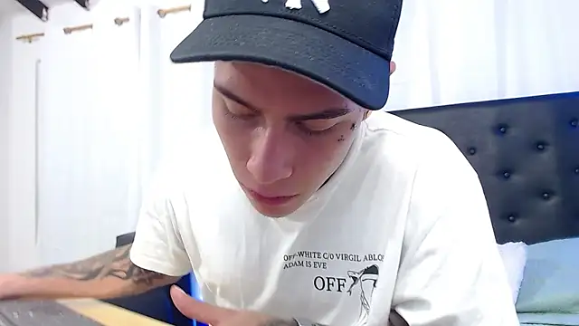 Snapshot of setthomas chatting on November 4, 2:16 pm setthomas online show from November 4, 2:16 pm