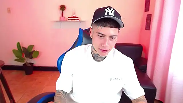 Snapshot of setthomas chatting on November 6, 2:40 pm setthomas online show from November 6, 2:40 pm