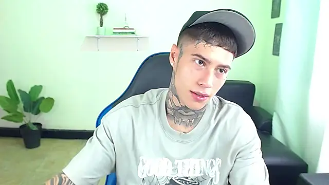 Snapshot of setthomas chatting on November 14, 4:06 pm setthomas online show from November 14, 4:06 pm