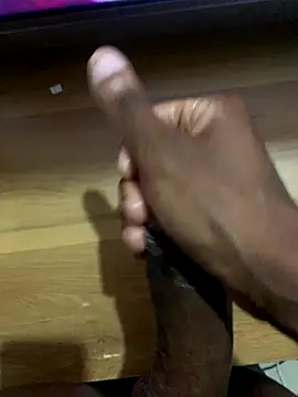 Snapshot of hndrx12 chatting on September 11, 2:39 pm hndrx12 online show from September 11, 2:39 pm