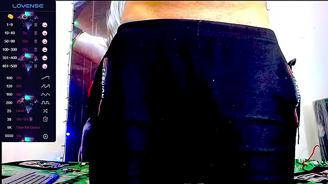 Snapshot of smith_hot29 chatting on December 3, 3:47 am smith hot29 online show from December 3, 3:47 am