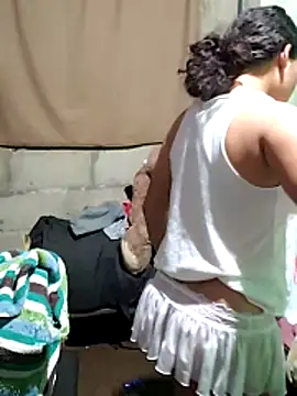 Snapshot of Violethroos chatting on October 18, 1:41 am Violethroos online show from October 18, 1:41 am