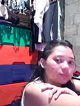 Snapshot of Violethroos chatting on December 4, 4:00 am Violethroos online show from December 4, 4:00 am