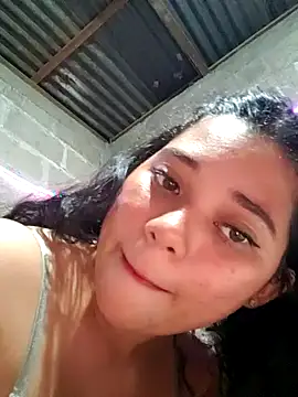 Snapshot of Violethroos chatting on December 5, 2:53 am Violethroos online show from December 5, 2:53 am