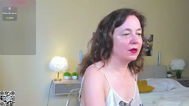 Kira Adler online show from June 7, 12:59 am