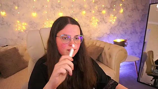 Snapshot of SophieDreamss chatting on March 11, 8:48 pm SophieDreamss online show from March 11, 8:48 pm