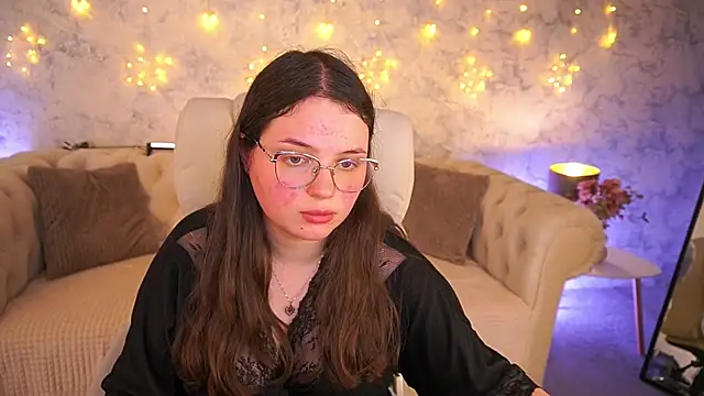 Snapshot of SophieDreamss chatting on March 14, 8:58 pm SophieDreamss online show from March 14, 8:58 pm