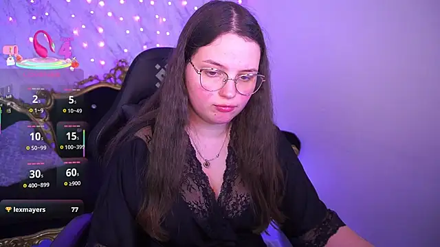 Snapshot of SophieDreamss chatting on March 20, 8:35 pm SophieDreamss online show from March 20, 8:35 pm