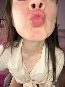 Snapshot of Marryme- chatting on October 10, 1:32 pm Marryme- online show from October 10, 1:32 pm