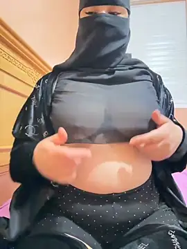 Snapshot of _Laiali_ chatting on October 3, 11:18 am Laiali online show from October 3, 11:18 am