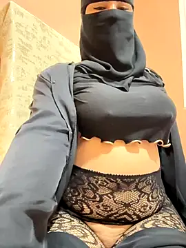 Snapshot of _Laiali_ chatting on November 23, 12:16 pm Laiali online show from November 23, 12:16 pm