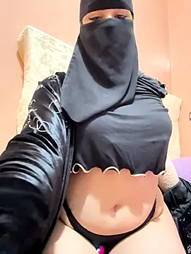 Snapshot of _Laiali_ chatting on January 6, 1:59 pm Laiali online show from January 6, 1:59 pm