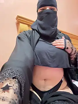 Snapshot of _Laiali_ chatting on February 5, 12:43 pm Laiali online show from February 5, 12:43 pm