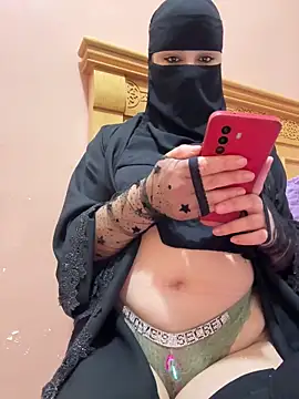 Snapshot of _Laiali_ chatting on February 10, 1:04 pm Laiali online show from February 10, 1:04 pm