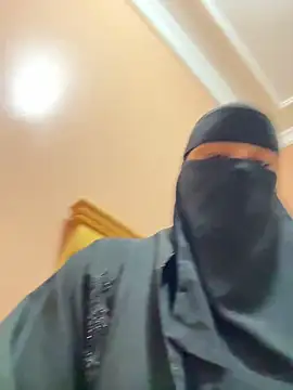 Snapshot of _Laiali_ chatting on February 19, 8:16 pm Laiali online show from February 19, 8:16 pm