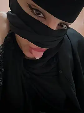 Snapshot of _Laiali_ chatting on February 22, 9:24 pm Laiali online show from February 22, 9:24 pm