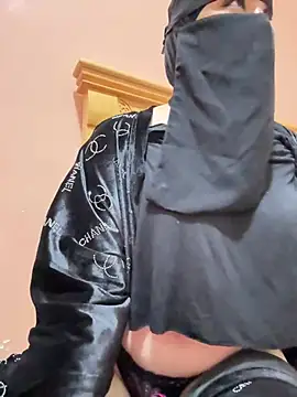 Snapshot of _Laiali_ chatting on March 6, 10:17 pm Laiali online show from March 6, 10:17 pm