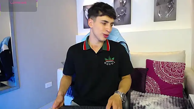 AdrianRinaldi online show from September 27, 8:14 pm