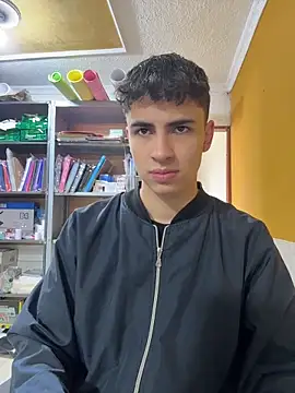 AdrianRinaldi online show from June 3, 1:46 pm