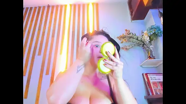 Jennifer Vega1 online show from November 13, 9:47 pm