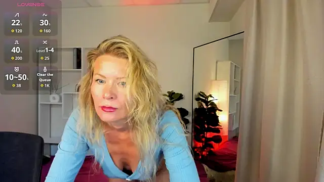 Snapshot of Julia_Giulia chatting on June 26, 10:03 pm Julia Giulia online show from June 26, 10:03 pm