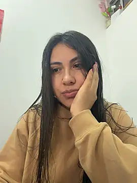Snapshot of miel_latina chatting on July 1, 9:14 pm miel latina online show from July 1, 9:14 pm