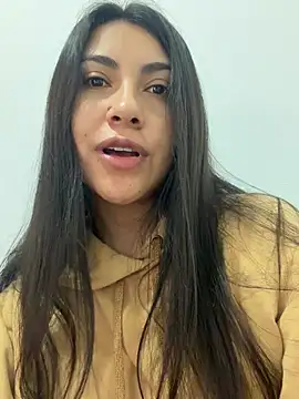 Snapshot of miel_latina chatting on July 2, 12:33 pm miel latina online show from July 2, 12:33 pm