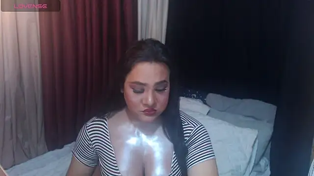 Hotcum ella online show from July 1, 12:01 am