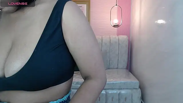 Snapshot of ambar_fox_s chatting on October 11, 3:17 am ambar fox s online show from October 11, 3:17 am