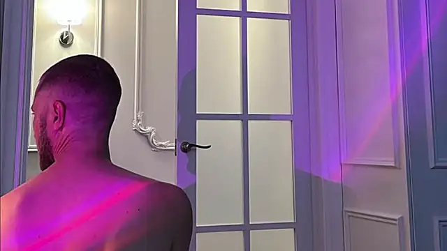 Snapshot of Mr_At_ chatting on October 15, 7:08 am Mr At online show from October 15, 7:08 am