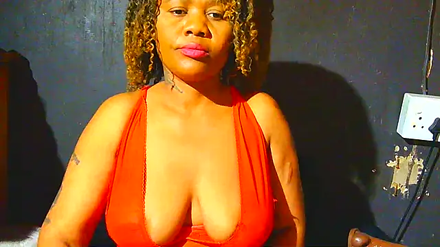 Augustine-Blooomxx online show from November 6, 11:11 am