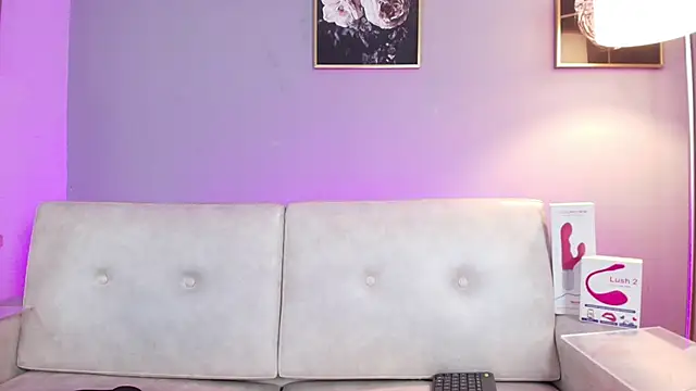 Snapshot of SweetEuphoria_ chatting on December 13, 7:53 pm SweetEuphoria online show from December 13, 7:53 pm